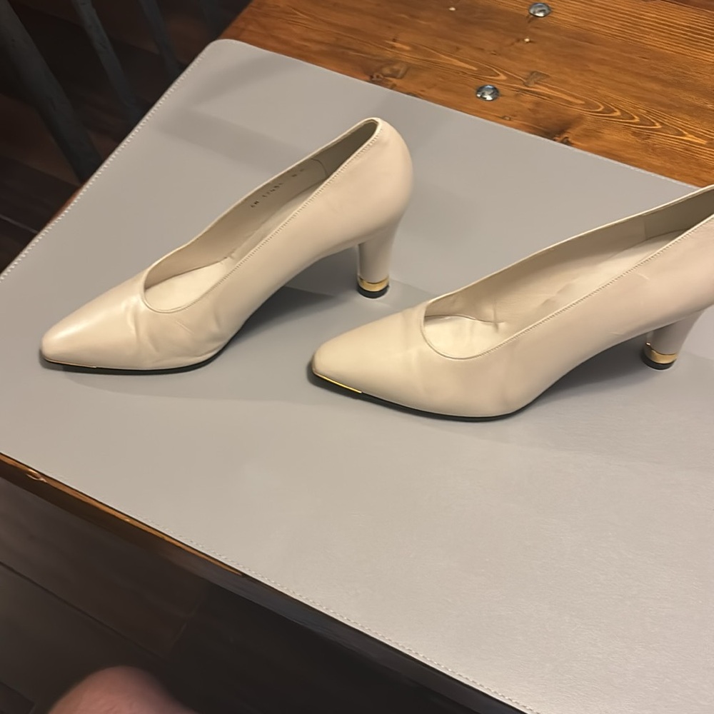 Stuart Weitzman Cream Heels for Women 8m 8 m - Picture 2 of 6